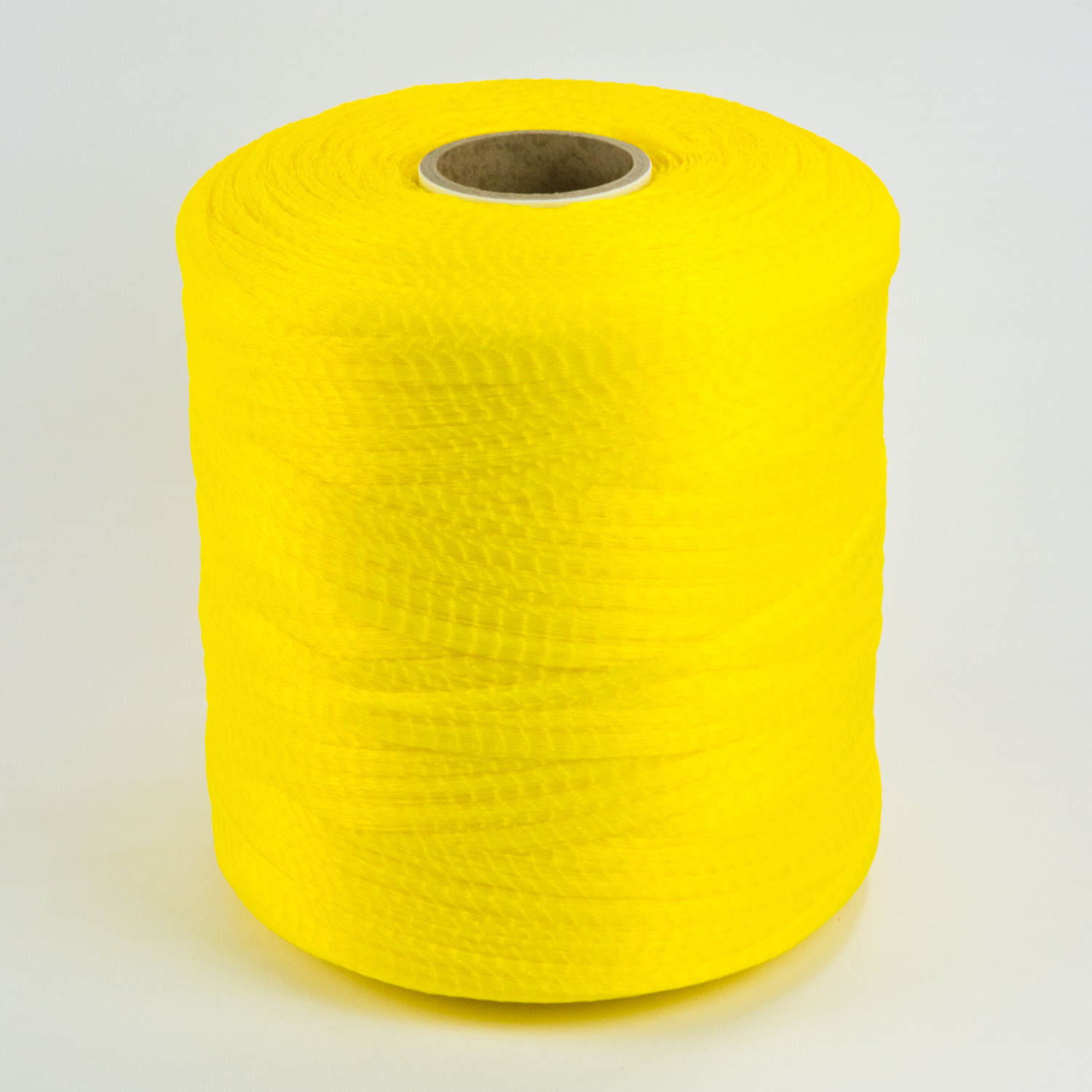Malla tubular amarilla para cultivo